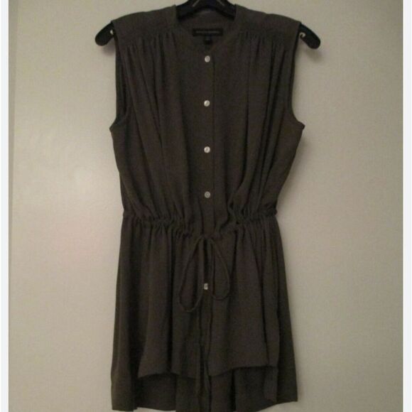 ❤️Banana Republic Khaki Drawstring Top Size Medium❤️ - Picture 8 of 9